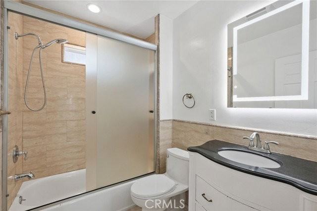 1353 Thompson Ave - Photo 4 of 8