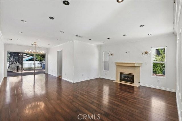 1353 Thompson Ave - Photo 7 of 8