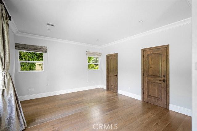 4624 Lasheart Dr - Photo 4 of 8