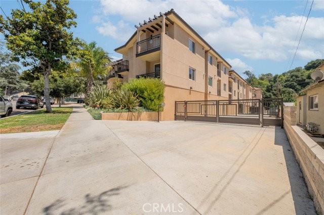 1941 Waltonia Dr #300 - Photo 2 of 8