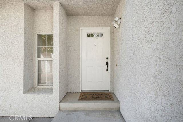18328 Keswick St - Photo 2 of 8