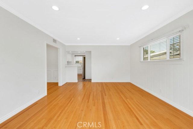 9401 Rhea Ave - Photo 2 of 8