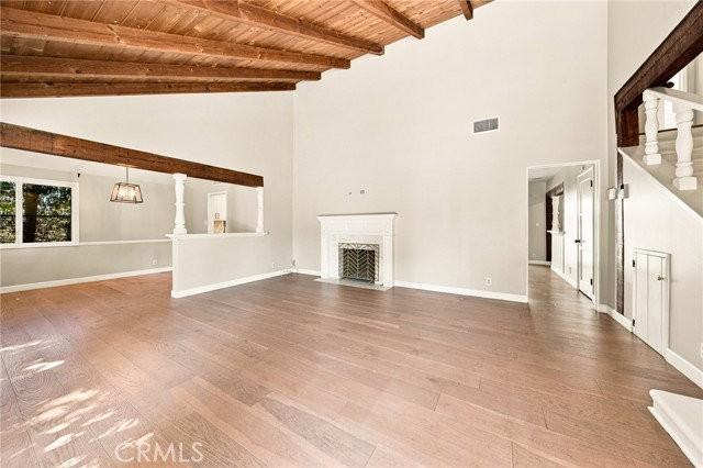 13047 Magnolia Blvd - Photo 6 of 8
