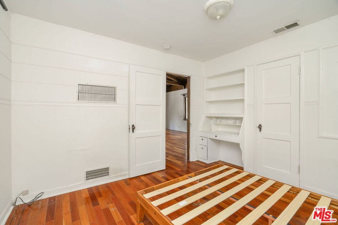 360 N Topanga Canyon Blvd - Photo 2 of 8
