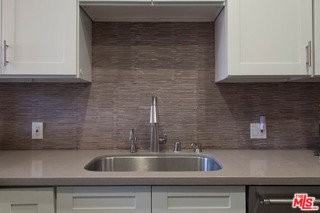 1271 Granville Ave #202 - Photo 7 of 8