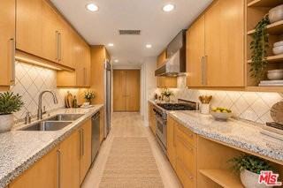 1521 Greenfield Ave #205 - Photo 3 of 8