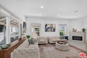 featured image of 8810 Cadillac Ave