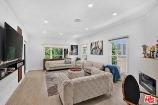 8810 Cadillac Ave - Photo 4 of 8