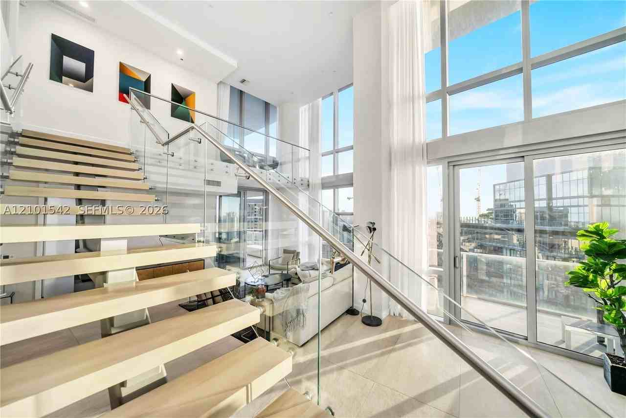 851 Ne 1st Ave #4612 - Photo 7 of 31