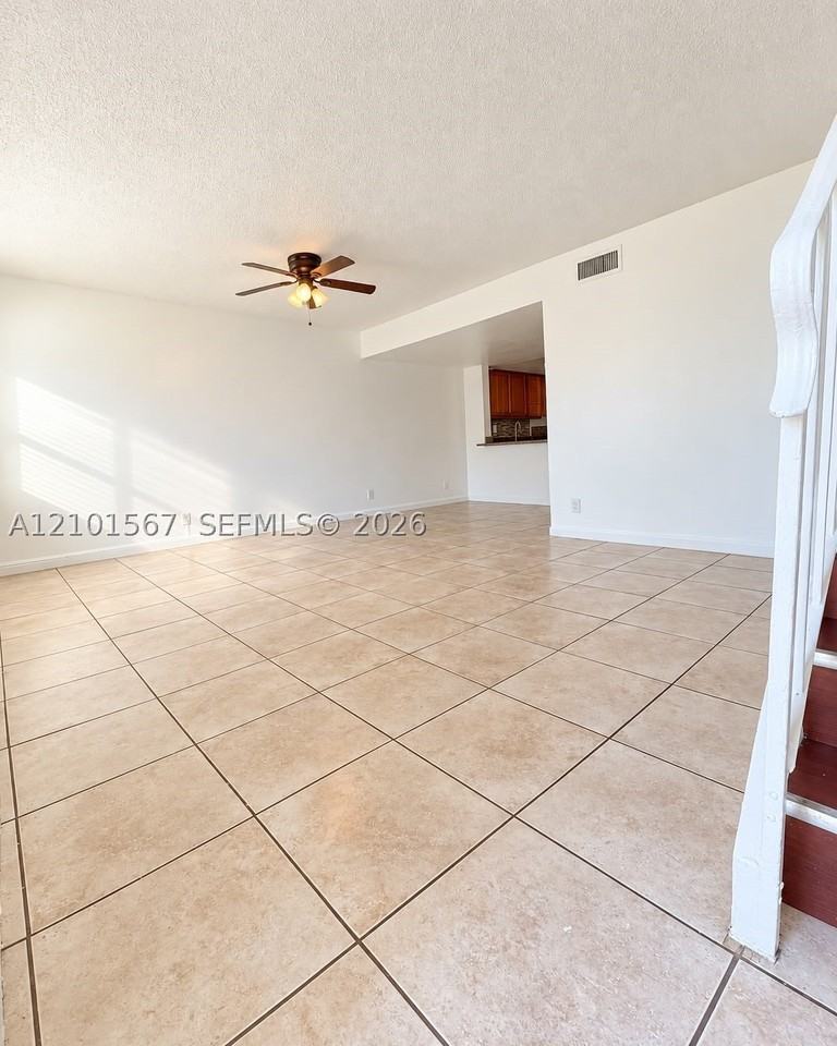3759 Nw 20th St #705 - Photo 4 of 19