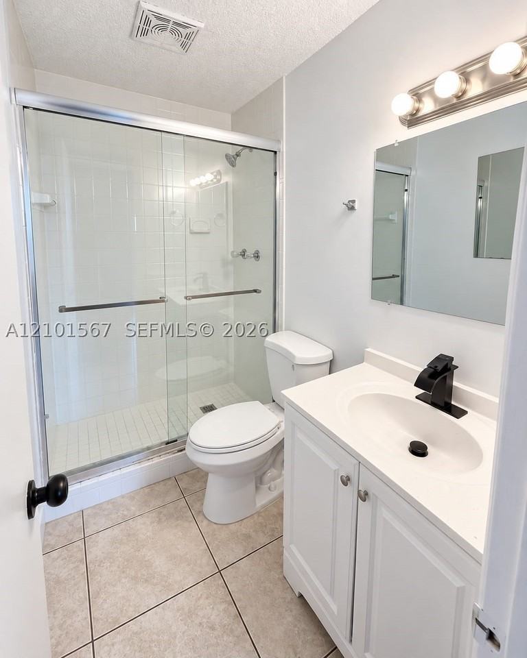 3759 Nw 20th St #705 - Photo 5 of 19