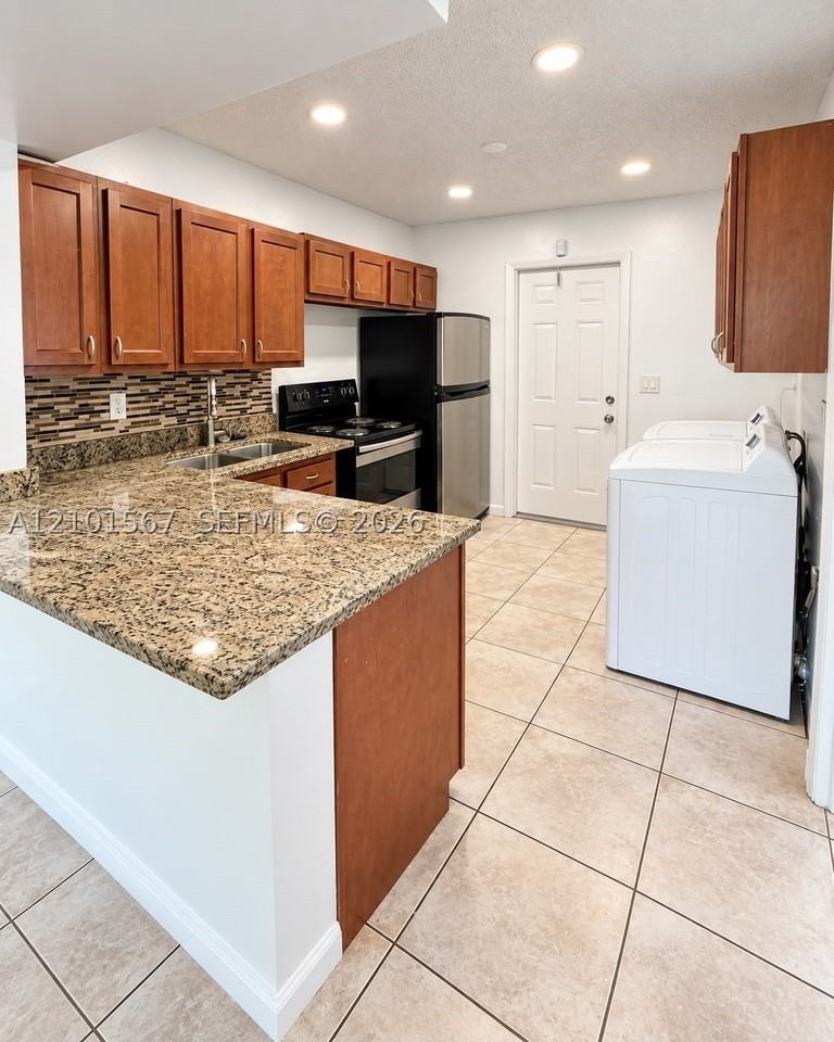 3759 Nw 20th St #705 - Photo 6 of 19
