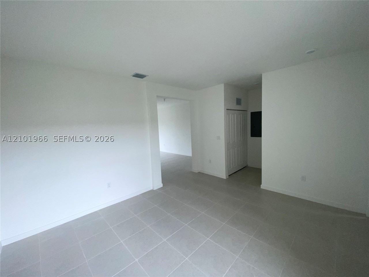 2589 Se 25th Dr - Photo 2 of 24