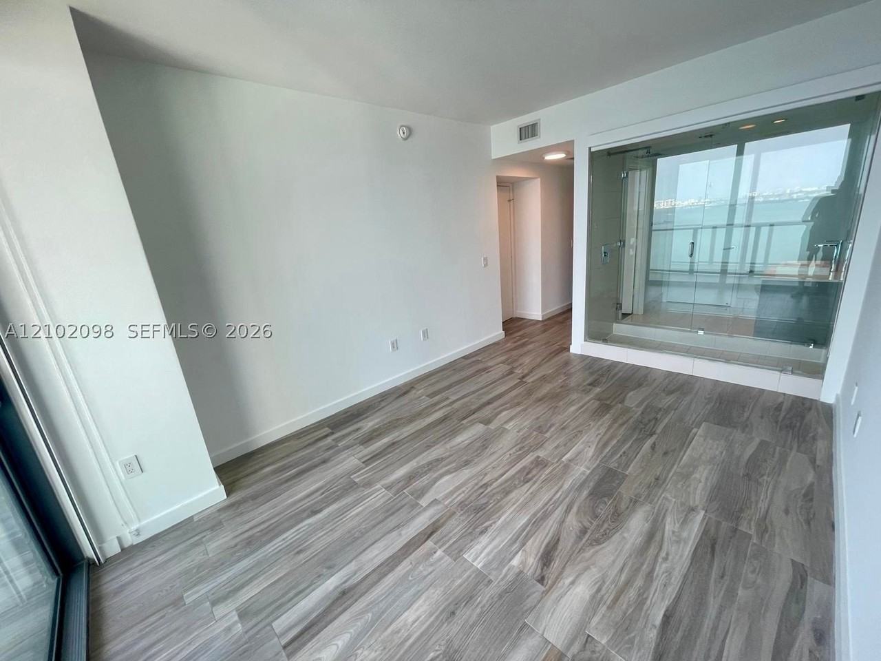 460 Ne 28th St #1802 - Photo 5 of 10