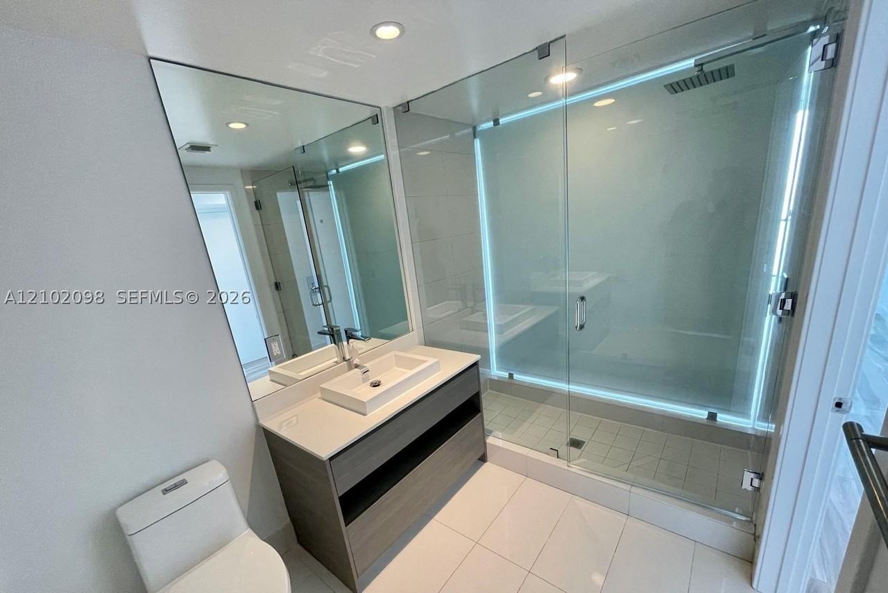 460 Ne 28th St #1802 - Photo 6 of 10