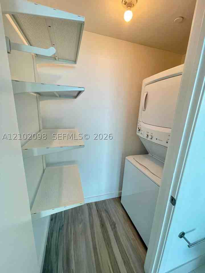 460 Ne 28th St #1802 - Photo 7 of 10