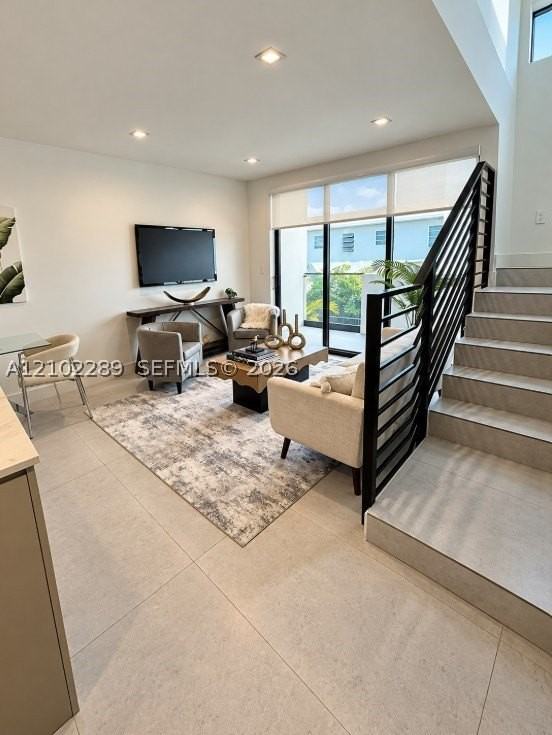 721 Sw 11th St #B - Photo 6 of 8