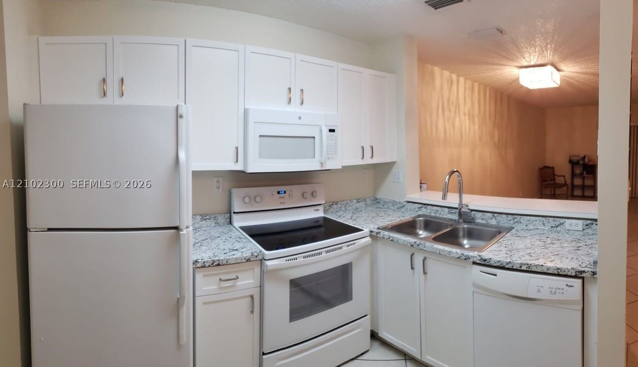 17606 Sw 139th Ct - Photo 3 of 11