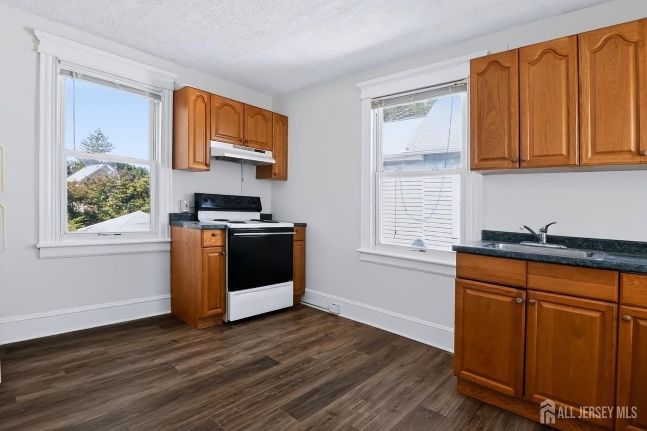 31 Richter Ave #2 - Photo 6 of 11