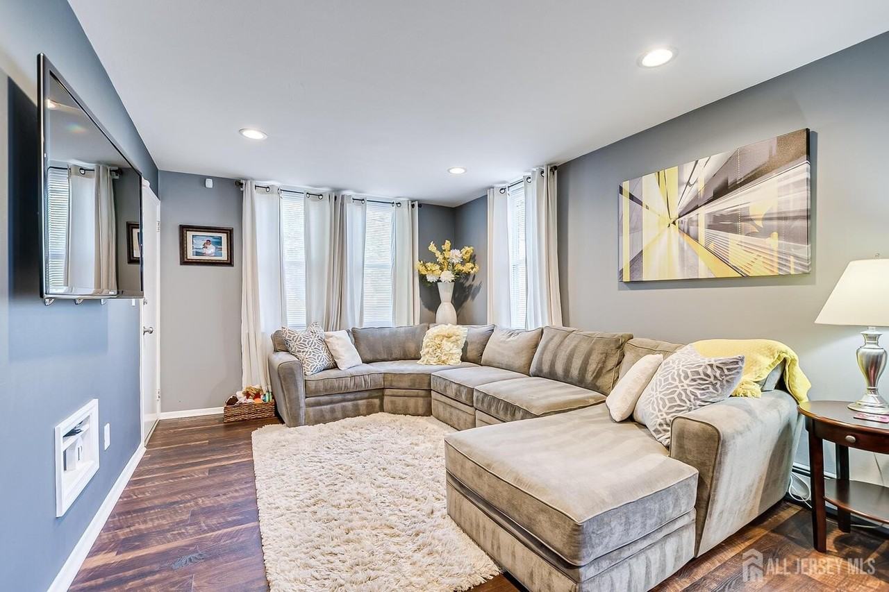 361 Rudolph Ave #1 - Photo 5 of 28