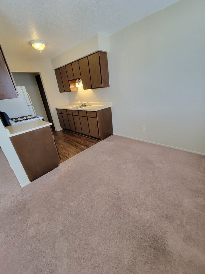 1327 Southwestern Dr #1327-11 - Photo 2 of 10