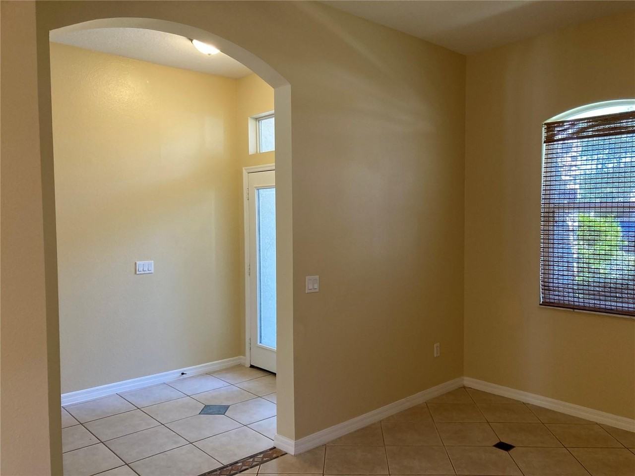 1462 Chessington Cir - Photo 4 of 19