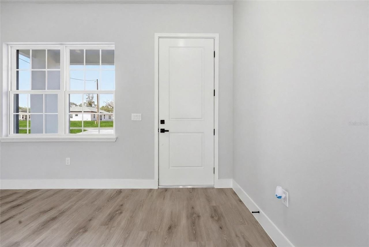 2111 Sw 156th Pl - Photo 4 of 44