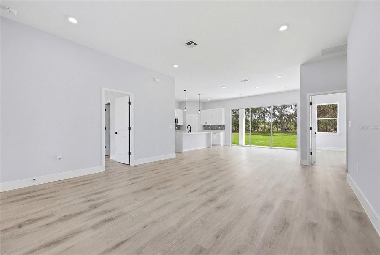 2111 Sw 156th Pl - Photo 6 of 44