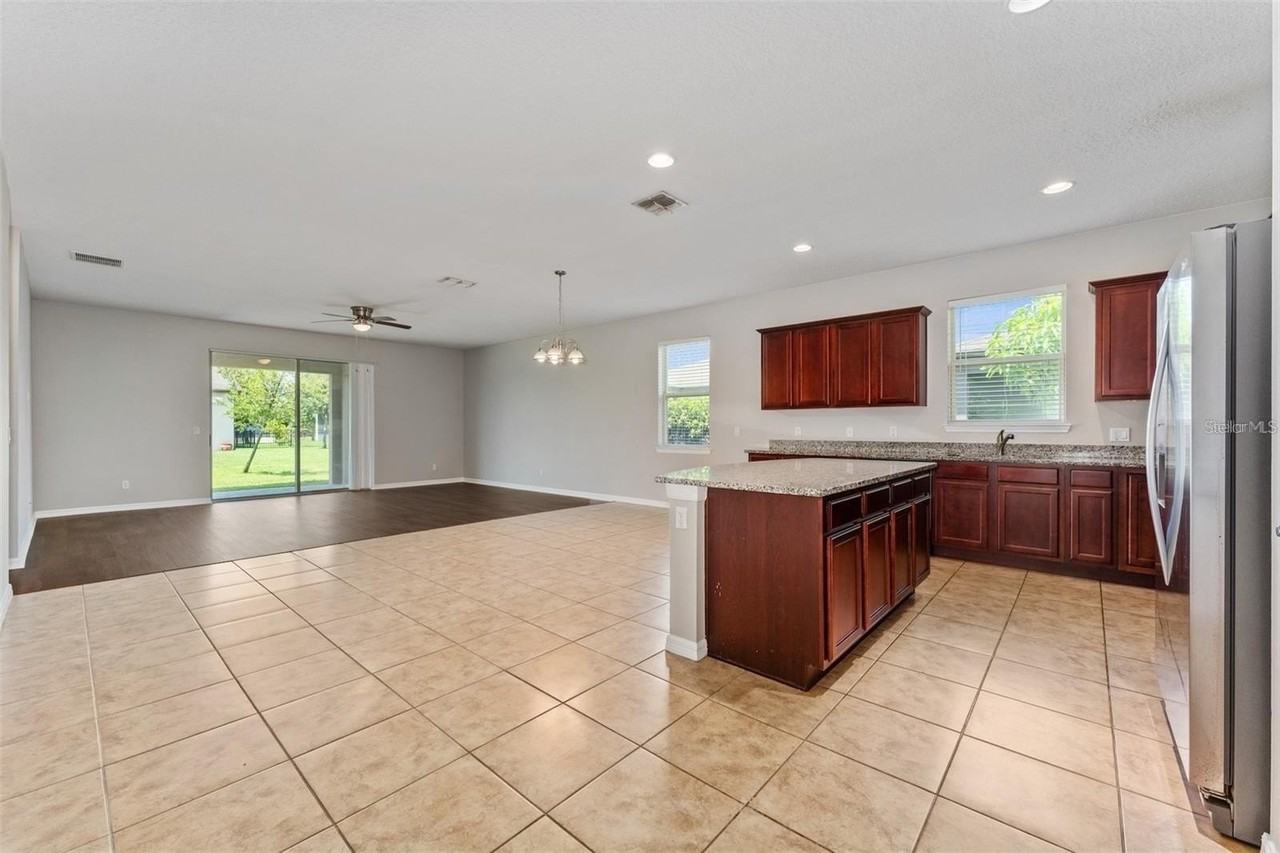 2756 Mead Ave - Photo 4 of 26
