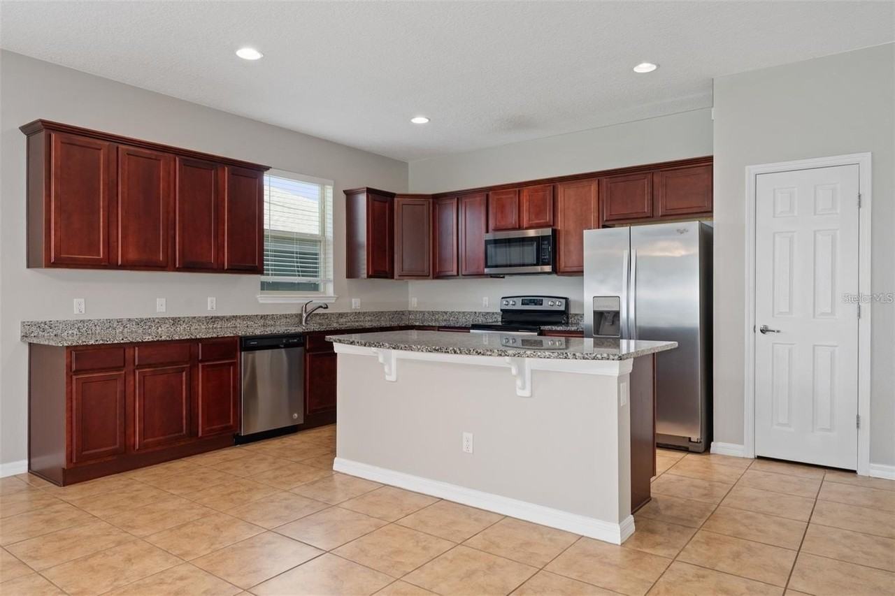 2756 Mead Ave - Photo 5 of 26