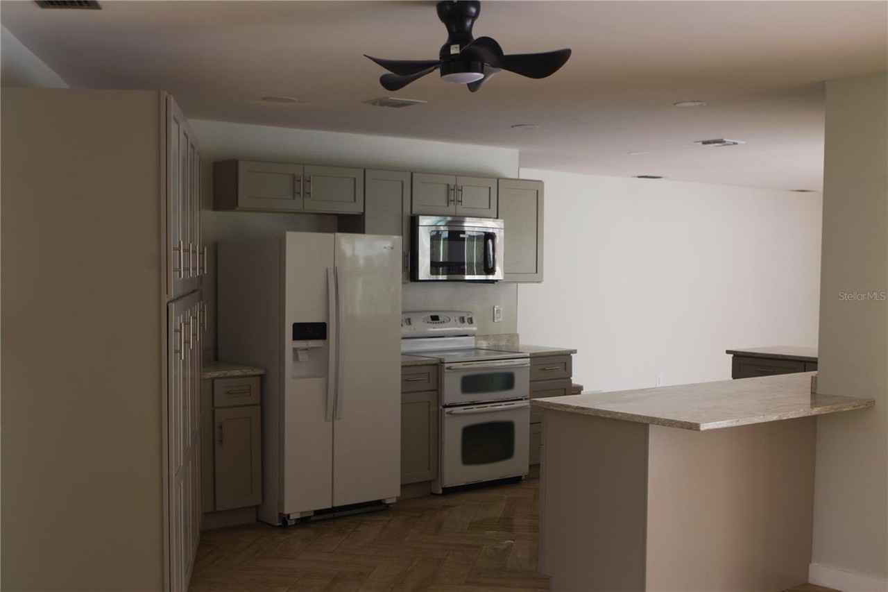 2215 Lauderdale Ct - Photo 5 of 25