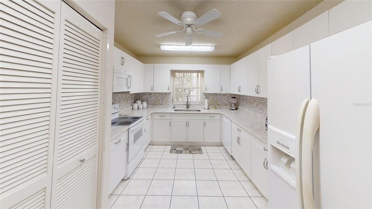 8592 Sw 91st St #E - Photo 6 of 21