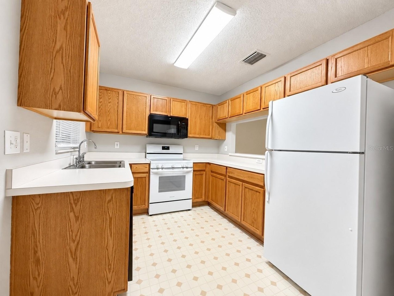 2260 Fluorshire Dr - Photo 7 of 14