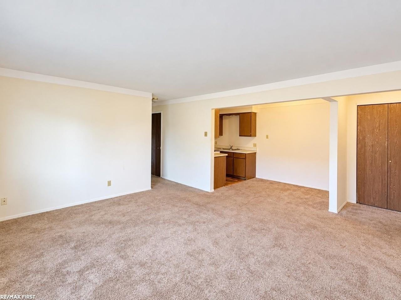 1875 Michigan Ave - Photo 4 of 10