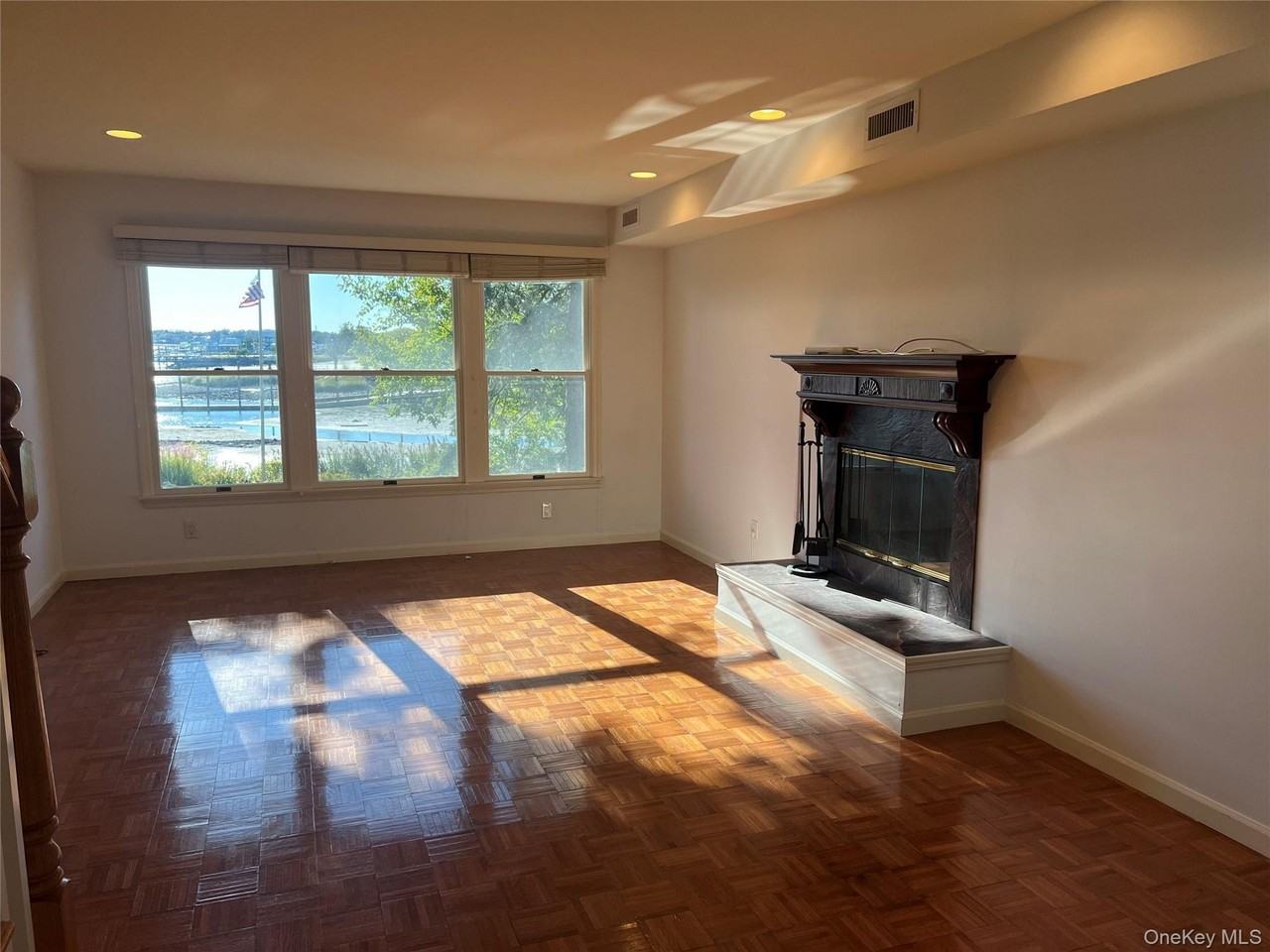 59 Sintsink Dr W #B - Photo 5 of 10