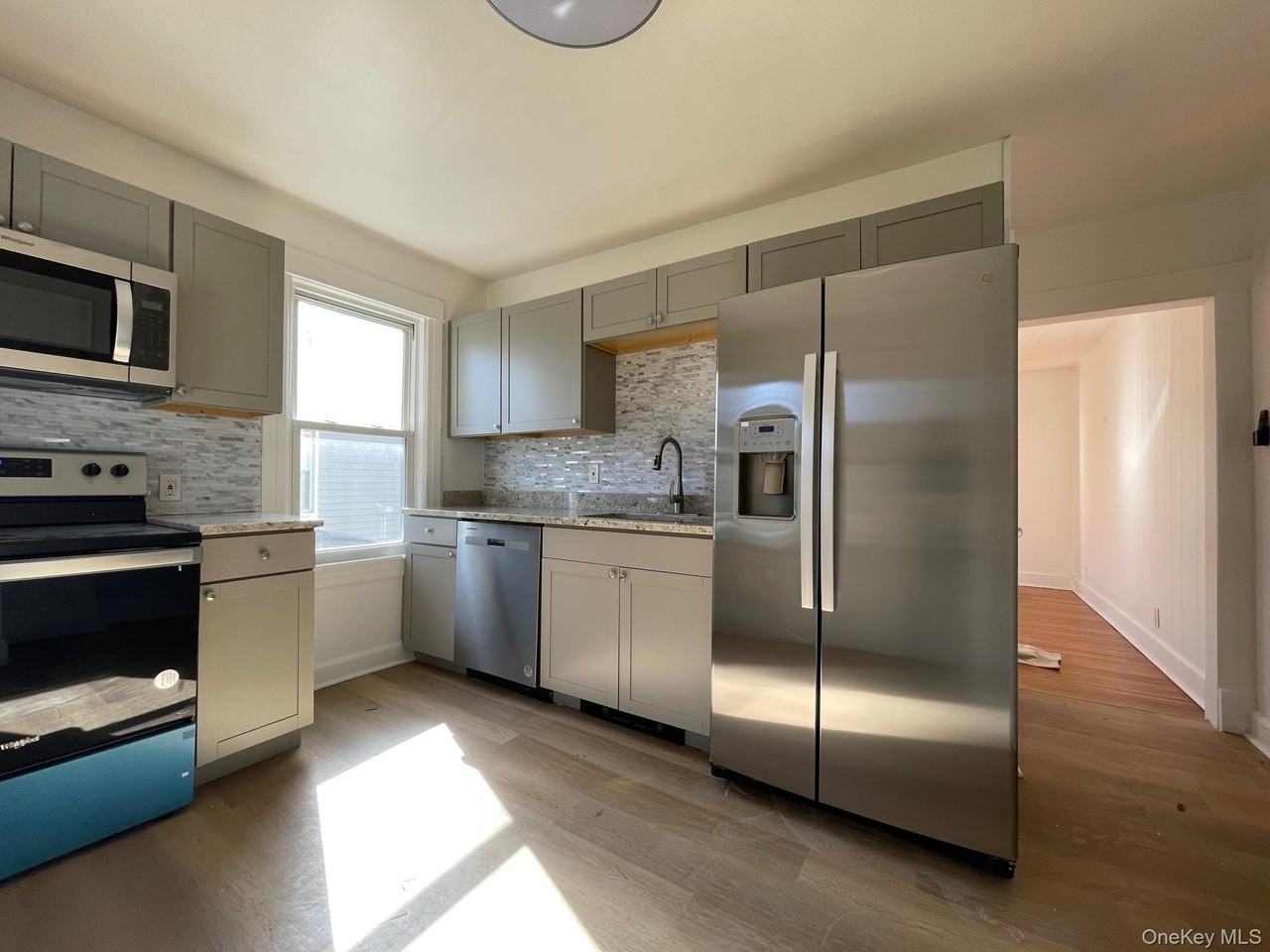8 School St #B - Photo 7 of 12
