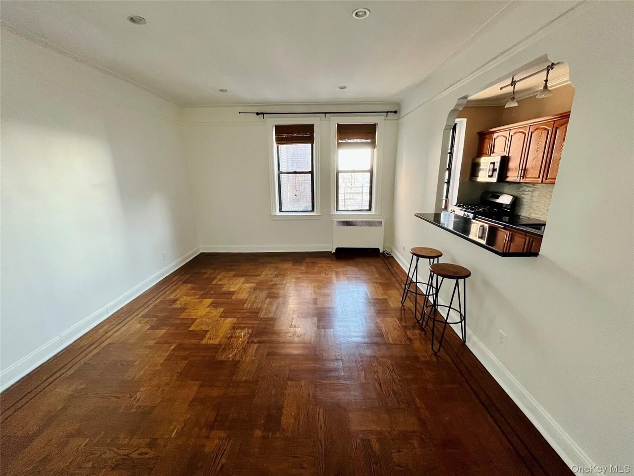 3420 83rd St #6I - Photo 4 of 10