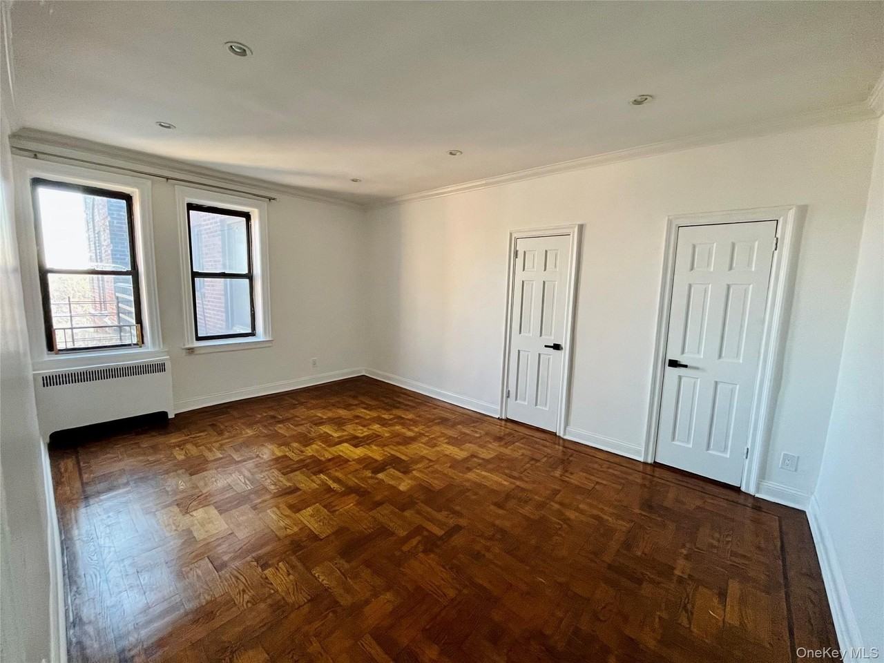 3420 83rd St #6I - Photo 6 of 10