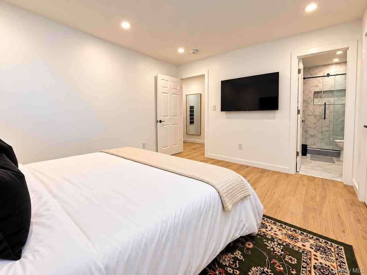12703 152nd Ave - Photo 7 of 11