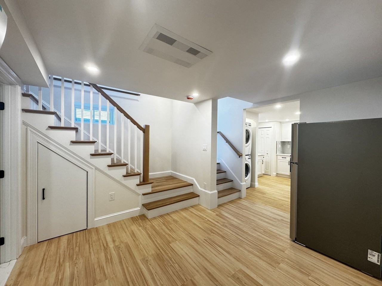 26 Buckingham Rd #B - Photo 4 of 8