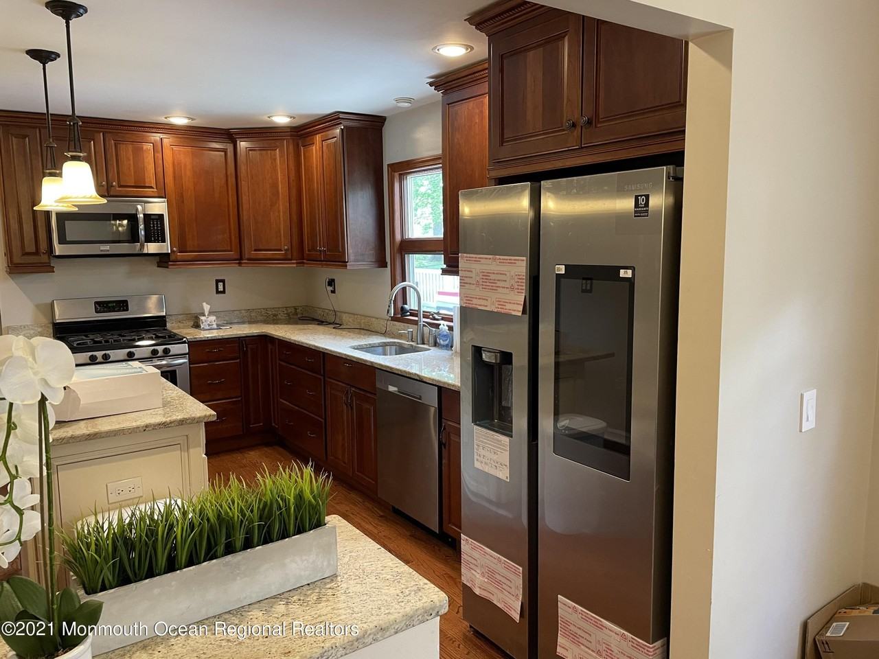 46 Heath Ave - Photo 5 of 35