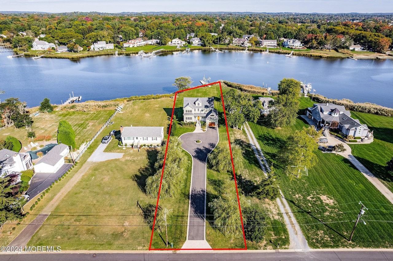 105 Horseneck Point Rd - Photo 3 of 29