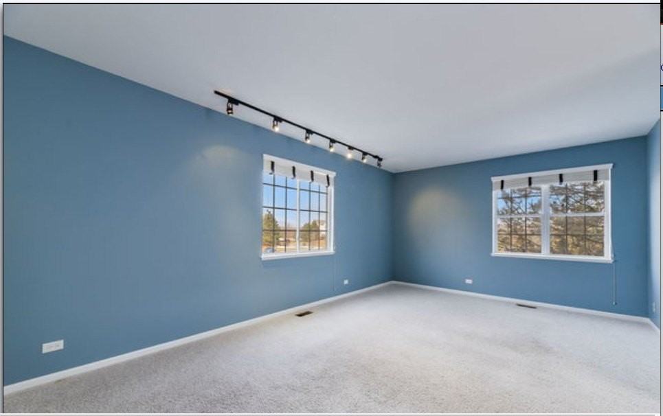 1837 Indian Hill Ln - Photo 2 of 11