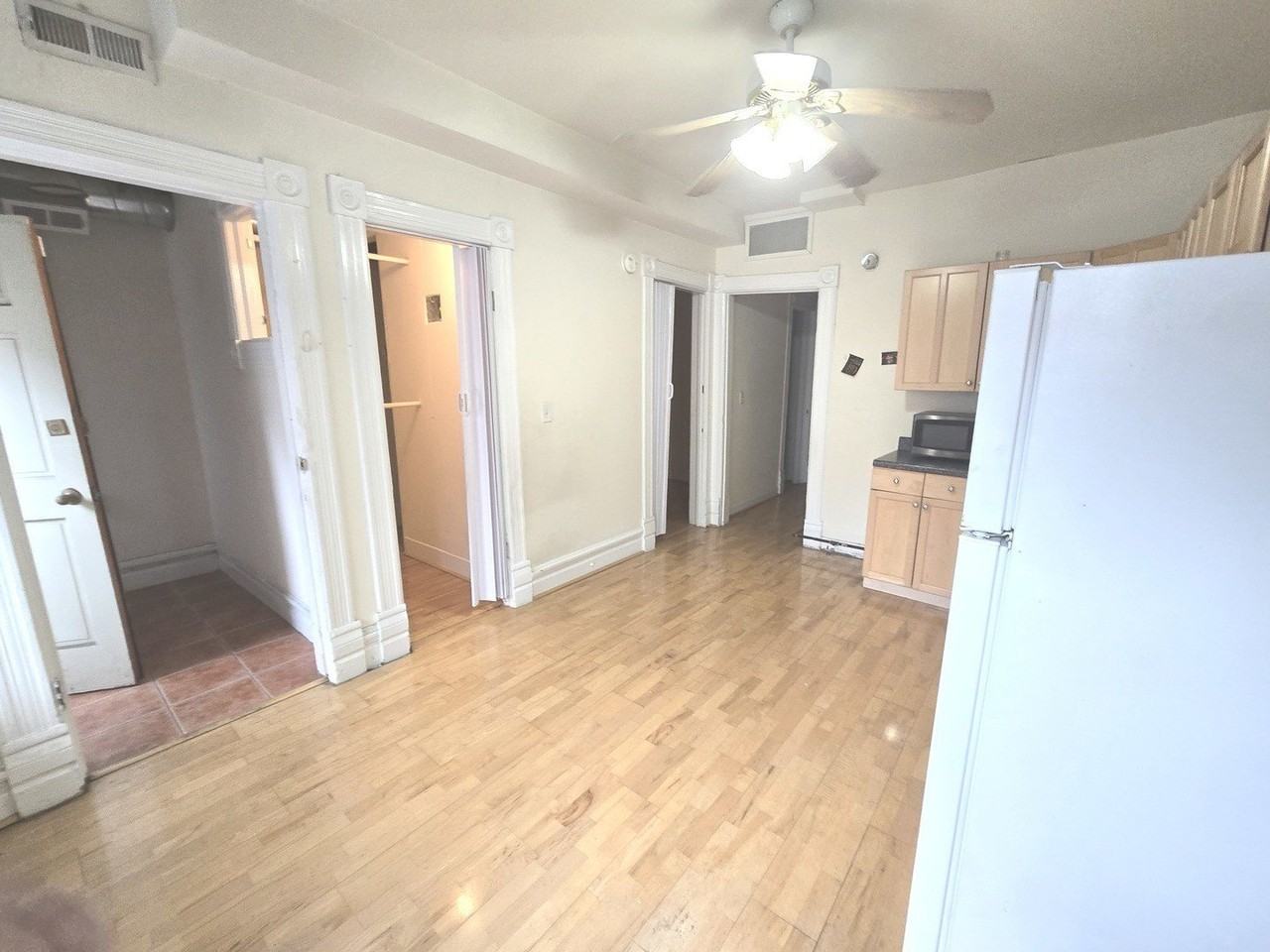 1736 W Beach Ave #G - Photo 2 of 7