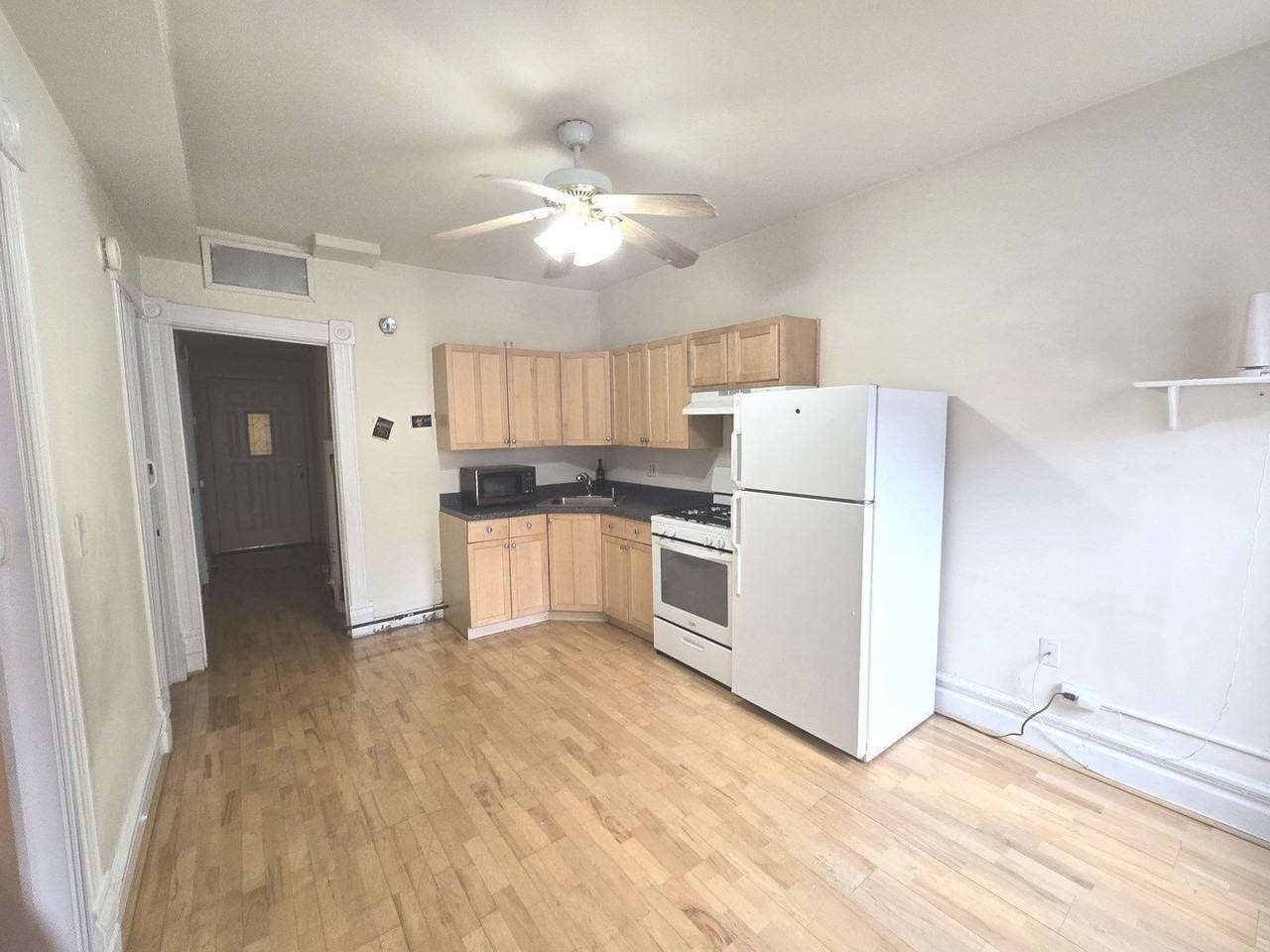 1736 W Beach Ave #G - Photo 3 of 7