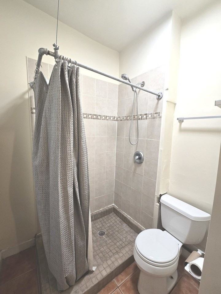 1736 W Beach Ave #G - Photo 7 of 7