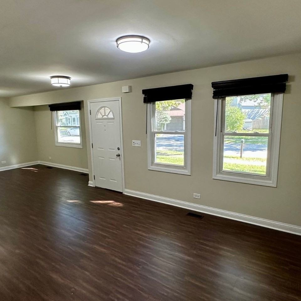 2690 Crosscreek Ct - Photo 4 of 13
