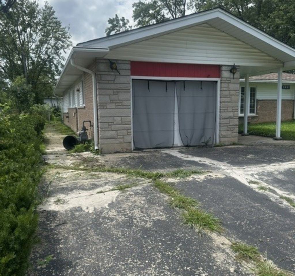 353 Westgate Dr - Photo 2 of 21