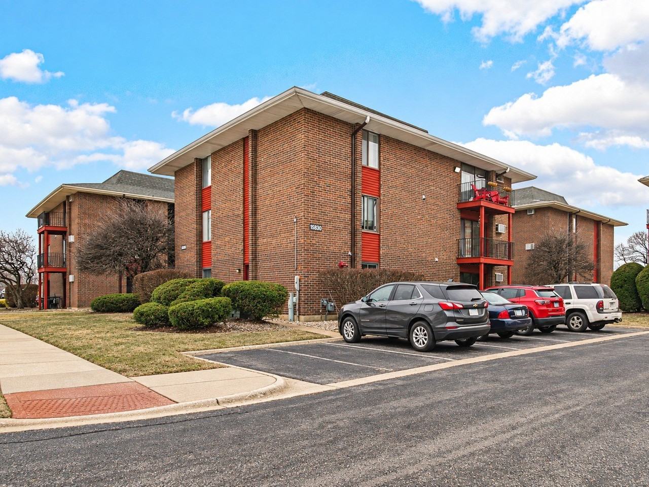 15830 Terrace Dr #RO3 - Photo 2 of 19