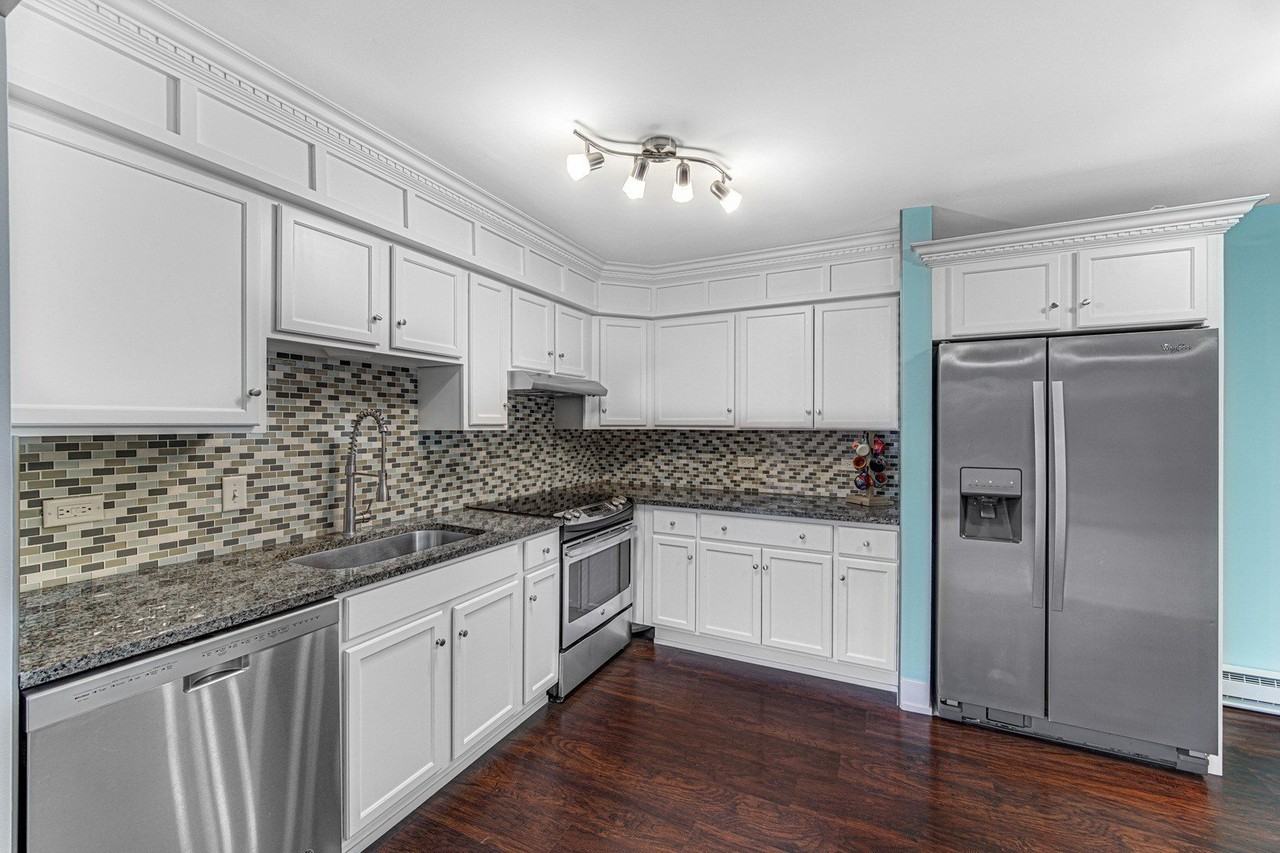 15830 Terrace Dr #RO3 - Photo 7 of 19